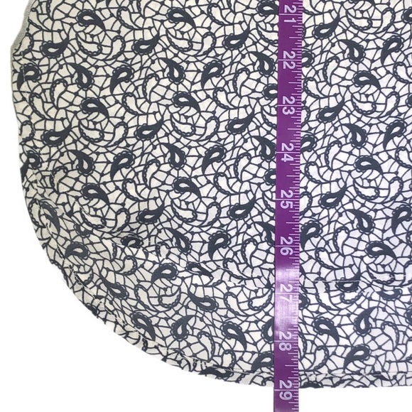 Halogen Notch Detail Black & White Paisley Sleeveless Blouse - Small - Picture 6 of 8